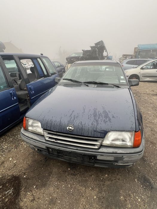 Opel Kadett 1.4 НА ЧАСТИ