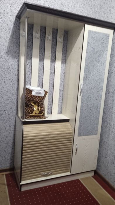 Миллий банк якинида.