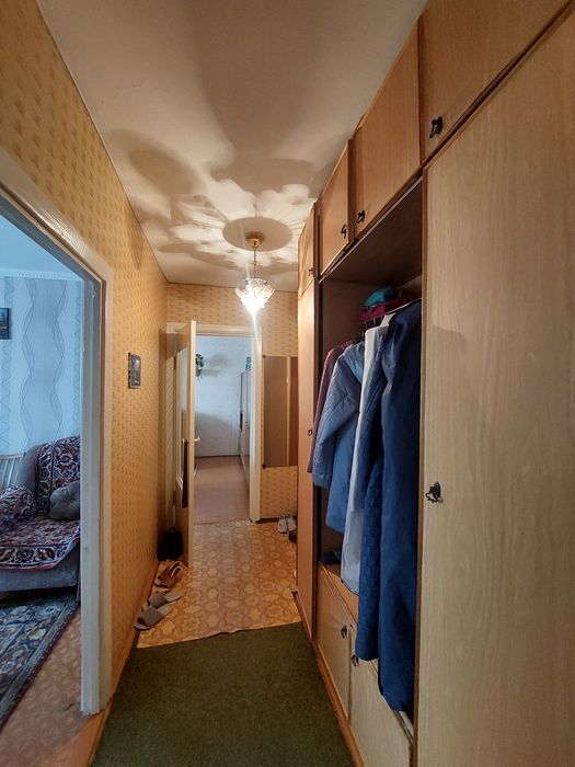 Продам двухкомнатную квартиру.   19 микрорайон. - More