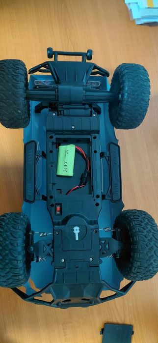 Masina cu telecomanda