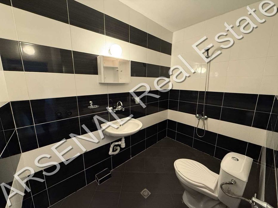 Тристаен апартамент под наем, Център