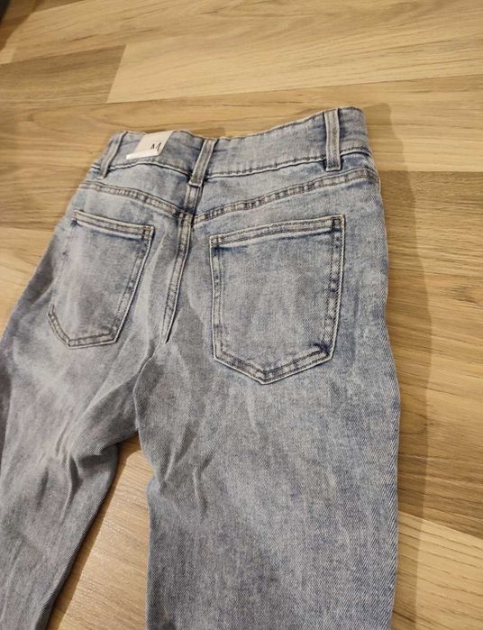 Нови дънки М с етикет