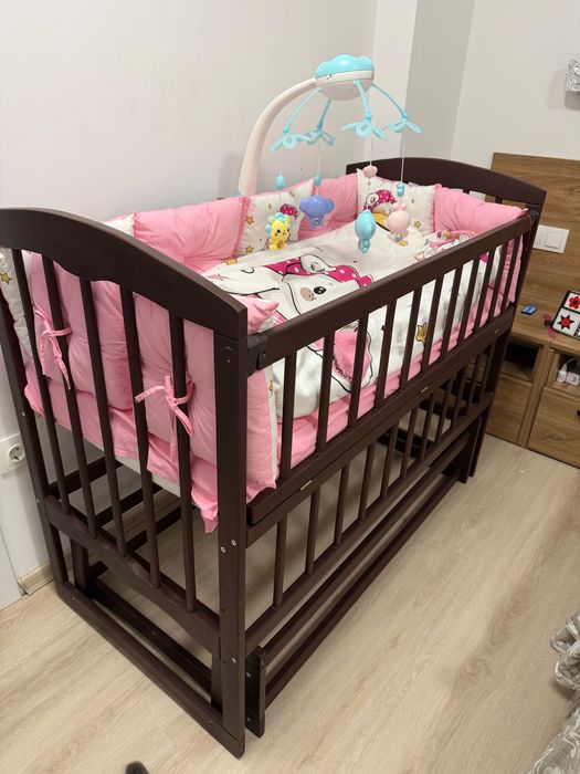 Детско легло от естествено дърво, подарък нов матрак