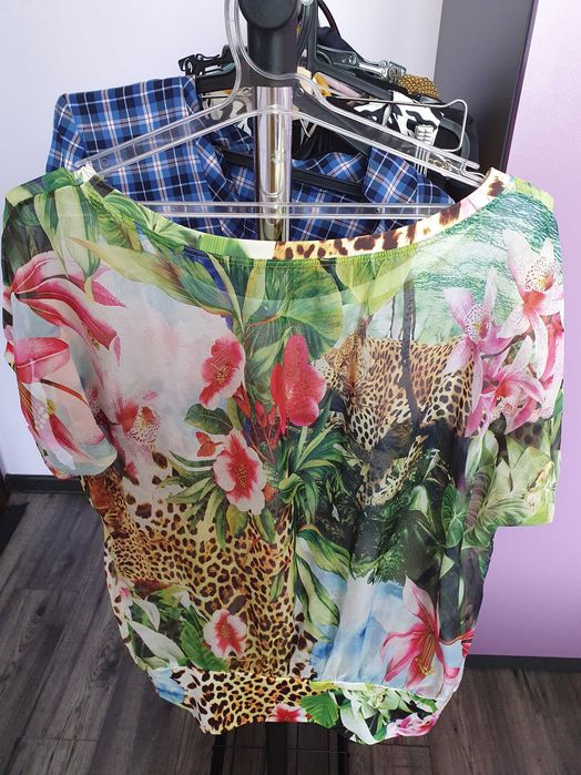 Прекрасна дамска лятна блуза с къс ръкав -Roberto Cavalli