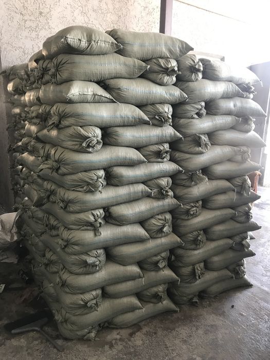 Құм тас шебен топырақ цемент қаппен кубпен клинец таза құм ірі құм