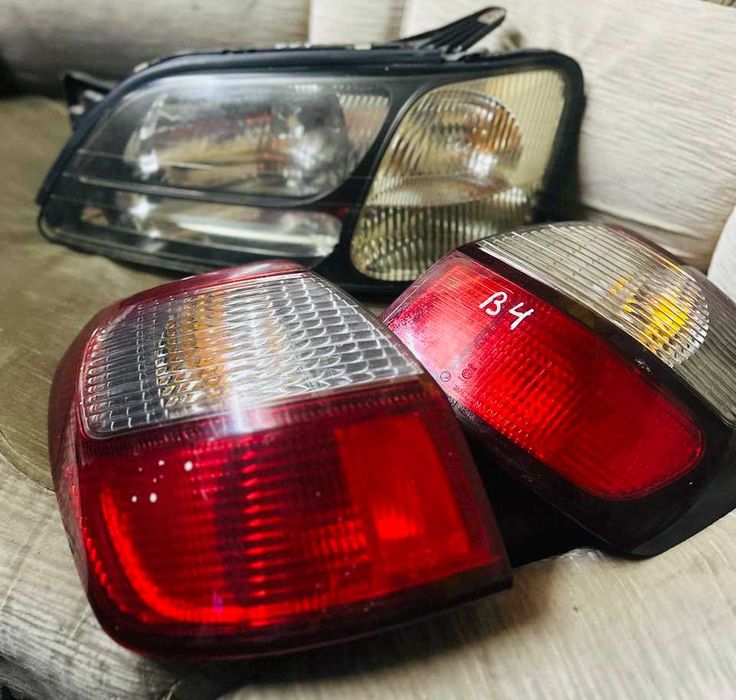 Фара левая европеец Subaru Outback B4/ Субару Аутбак В4, привозная