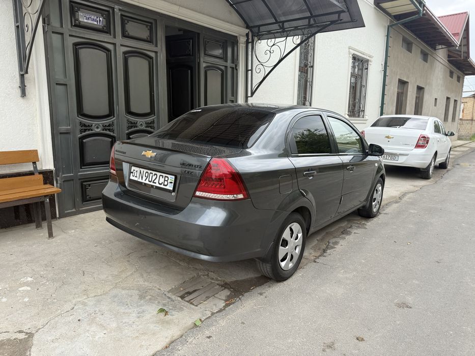 Nexia 3 avtomat sotiladi