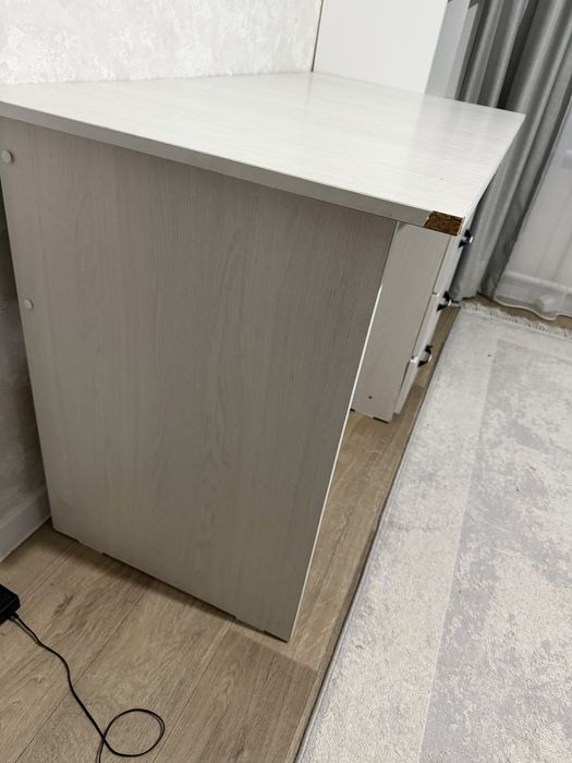 Продам стол письменный