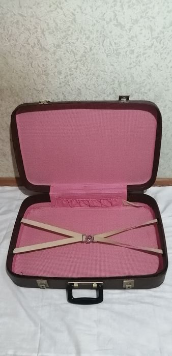 Продам советские чемоданы