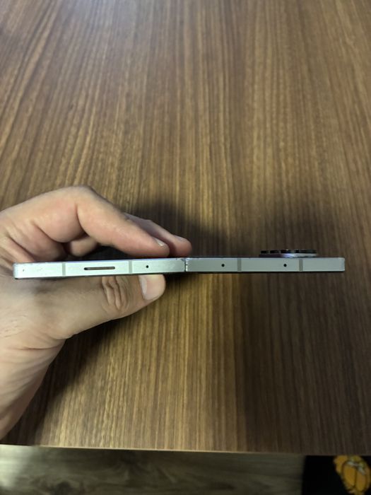 Samsung Galaxy Fold 6 Silver - за ремонт