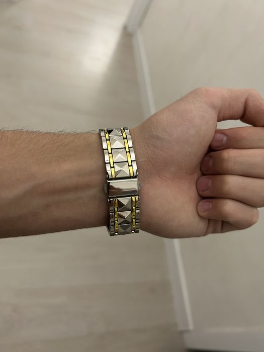 Часы……………………………..