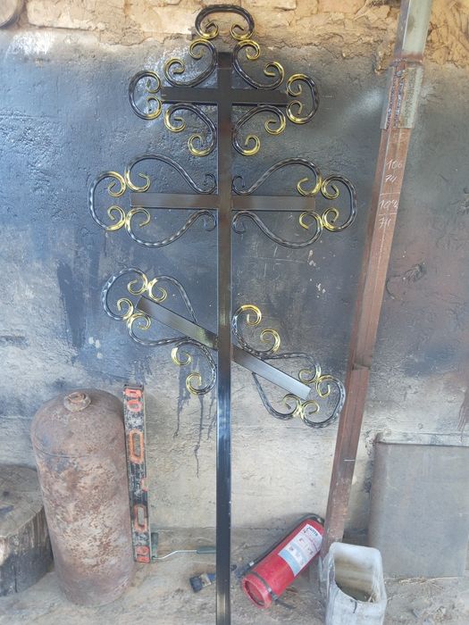 Оградки, кресты, кованые