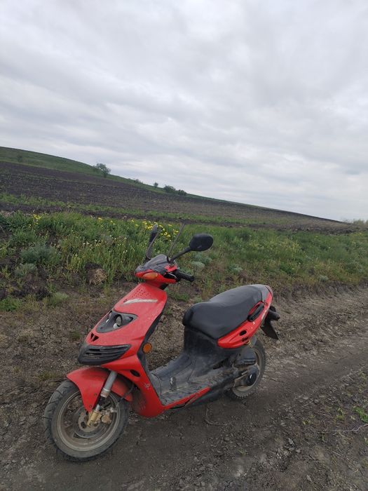 Vând scuter Suzuki katana 2 t 49cc