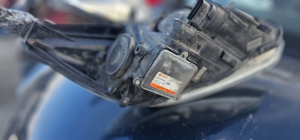 Far xenon adaptiv Ford Focus 3 cu Daylight