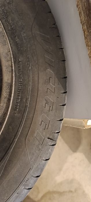 Продам резину летнюю 15 на дисках.