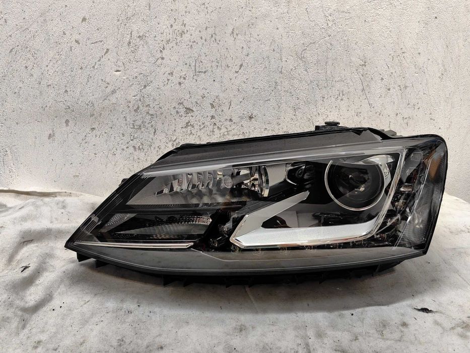 Оригинален фар Vw Jetta Led Bixenon