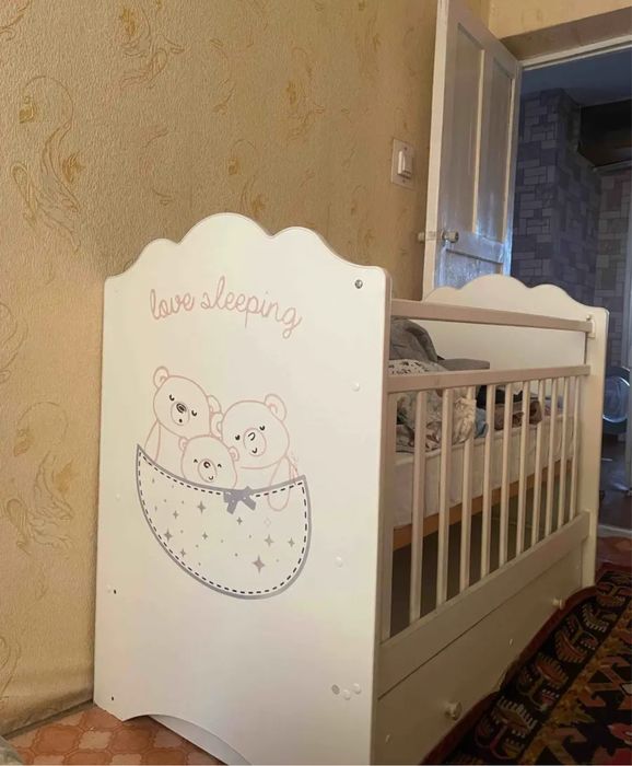 Продам кроватку бортики в комплекте