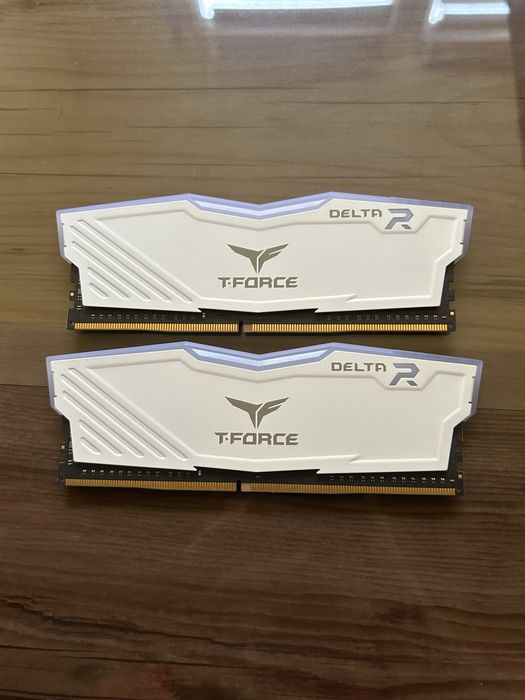 DDR4 RAM cu 2 module (2x16GB)