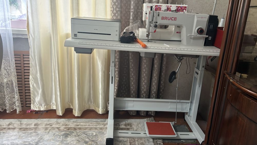Швейная машина Bruce Q5