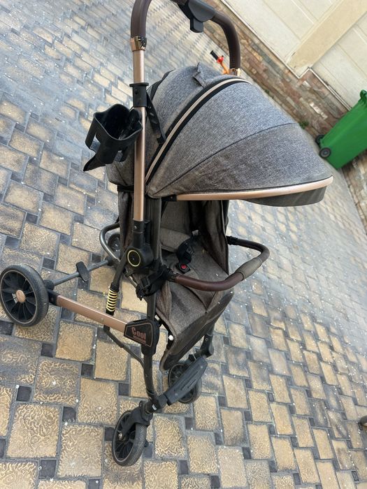 Детская прогулочная коляска