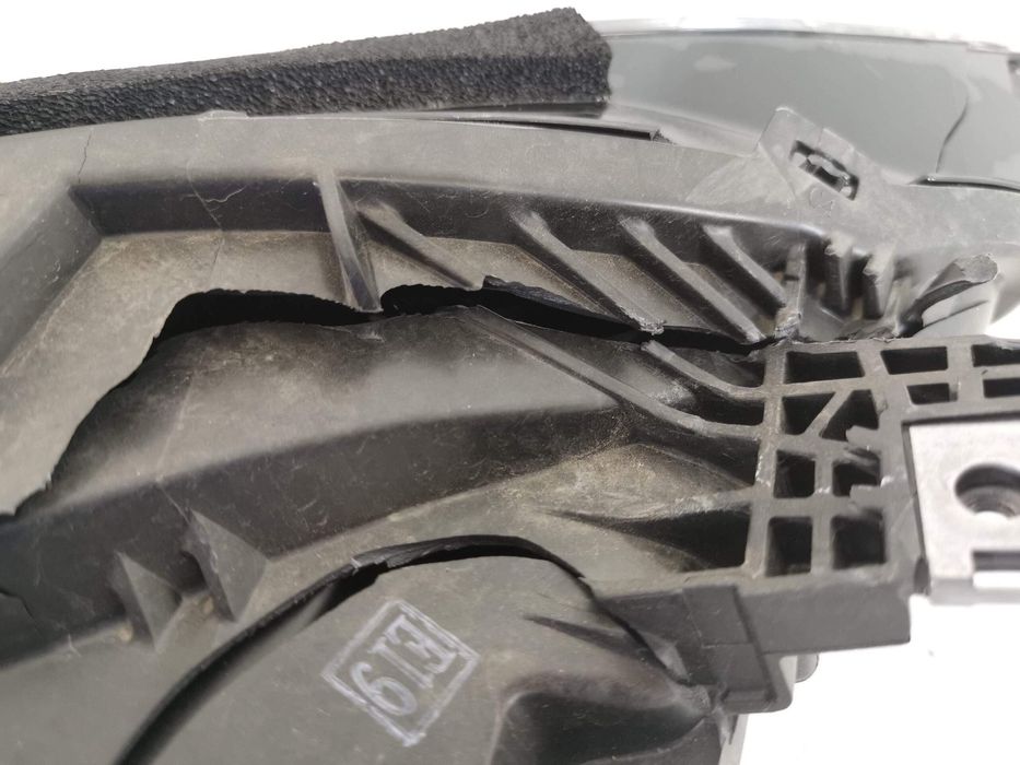 Ляв фар Led Тесла Модел 3 / Tesla Model 3 [ - ] Оригинален Повреден