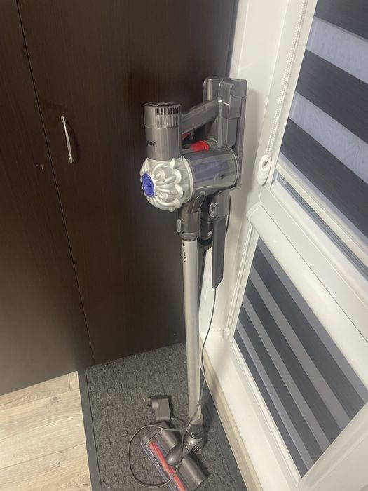 Безжична прахосмукачка Dyson V6