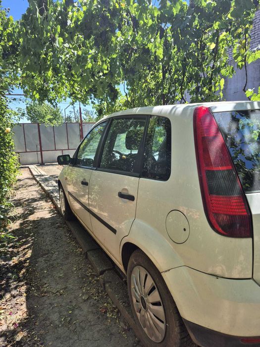 FORD Fiesta 2004 — imagine 5