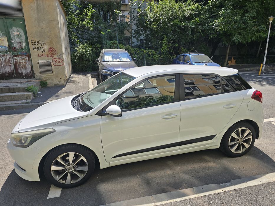 Vând Hyundai i20