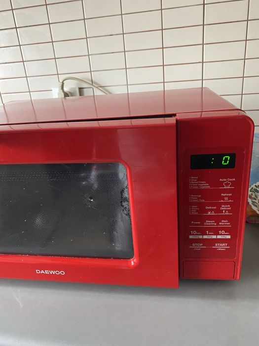 Cuptor microunde defect