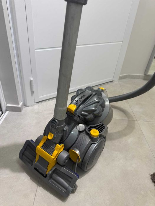 Прахосмукачка Dyson