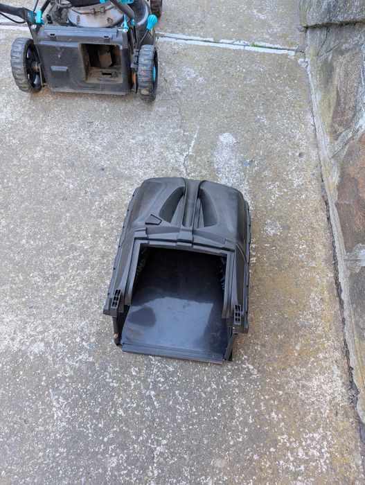 Mașină de tuns iarba Detolz