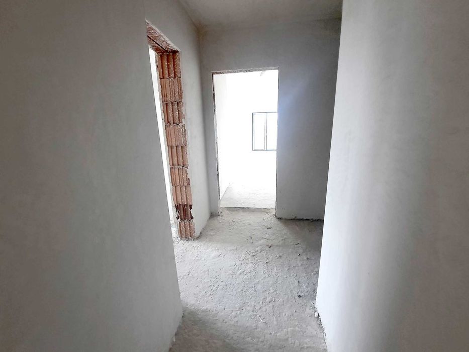 Продава тристаен апартамент пред АКТ 15, с гледка към Витоша