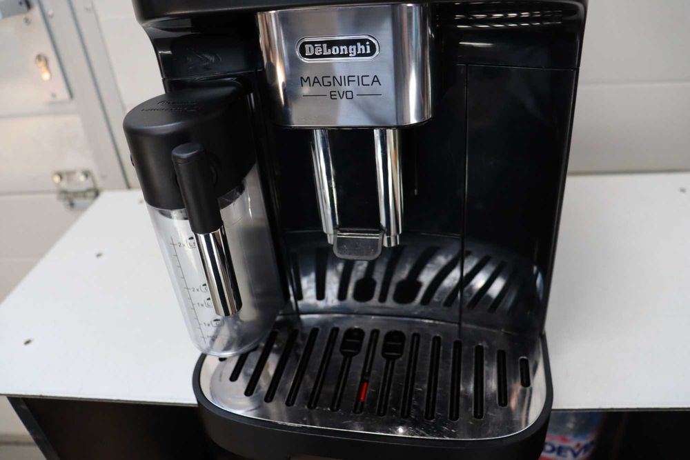 De'Longhi Magnifica Evo, Кафемашина, 1450W, 1,8л ECAM292.81 Latte