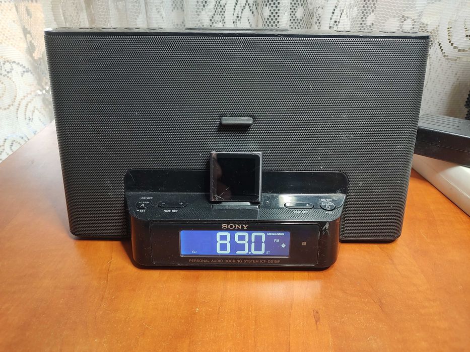 Radioceas cu alarmă Sony ICF-DS15iP conector dock iPhone iPod