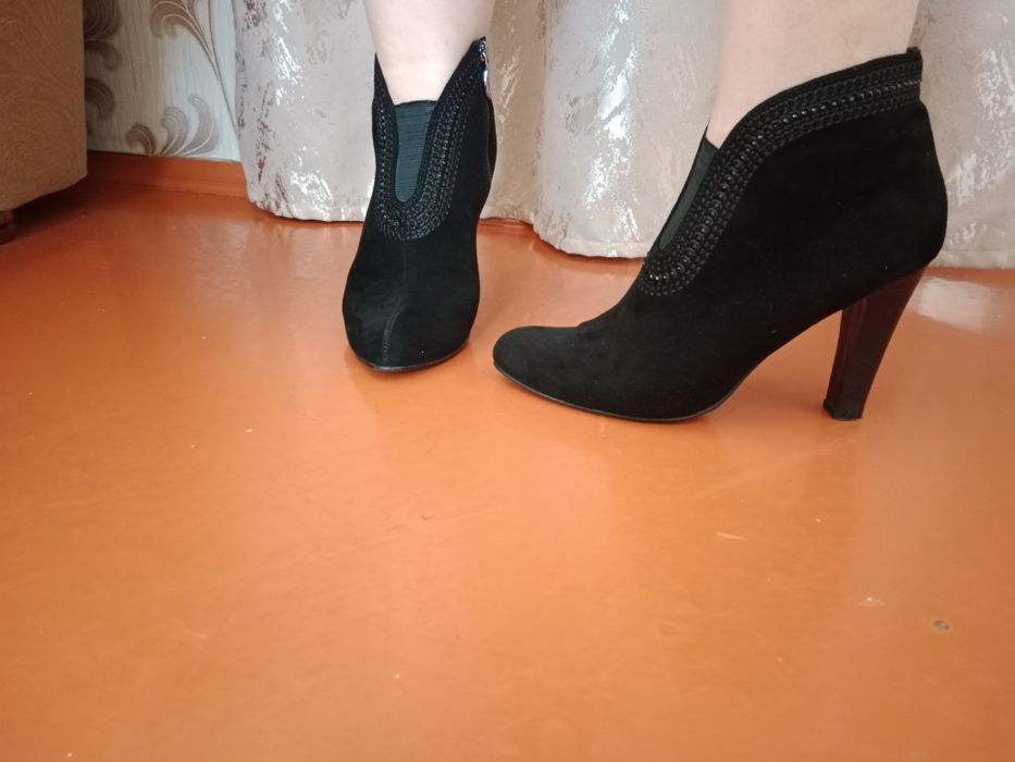 Продам замщевые ботики, туфли, полусапожки