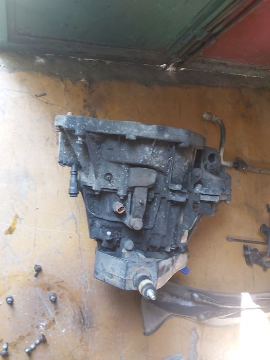 Скоростна кутия и съединител отлични, Рено Мастер  2.5  120 к.с 2006 г