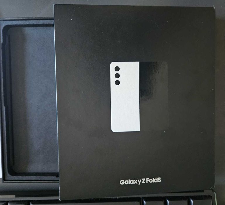Samsung Galaxy Z Fold 5 256 GB в Гаранция