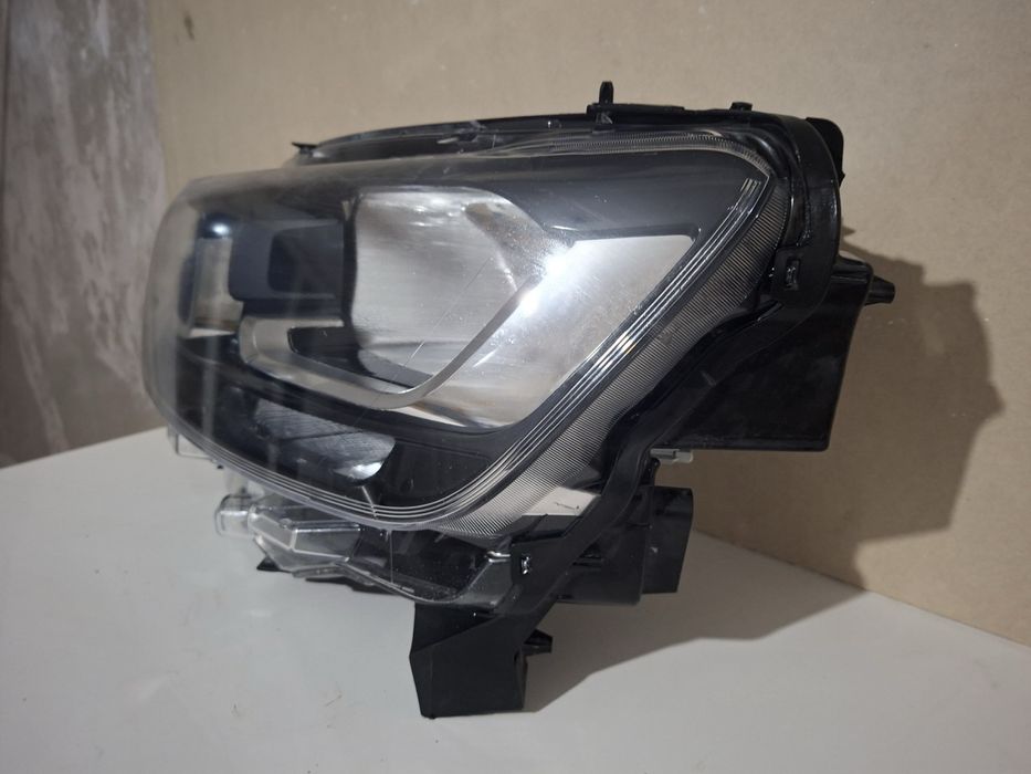 Ляв фар Toyota  Proace Verso 2024