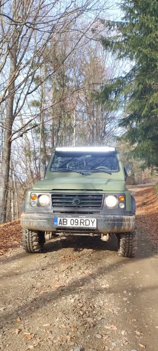 Vând suzuki samurai