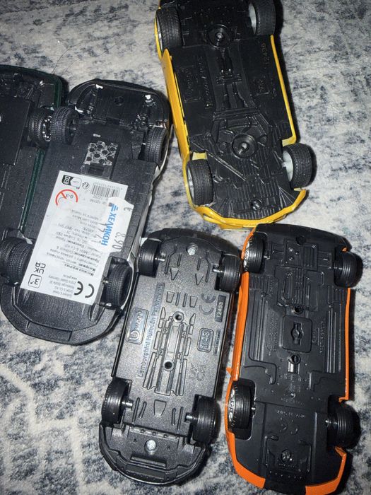 Лот от големи метални коли