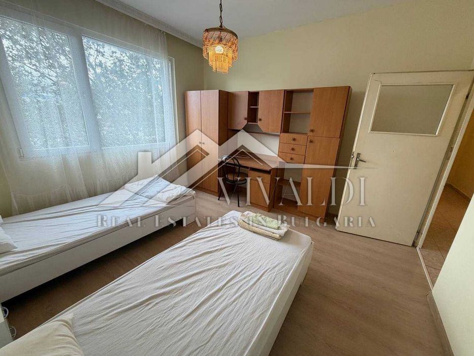 Продава се Четиристаен апартамент в Варна, Колхозен пазар - 90 кв.м за 1967 €/кв.м - Снимка #9
