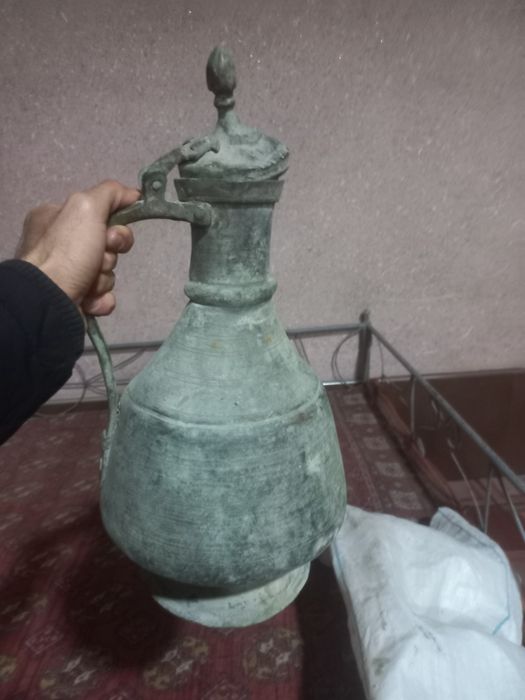 Eski mis ko'zalar sotiladi