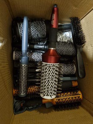 Accesorii coafura,frizerie,perii,piepteni,vopsit,feon,cleme,bigudiuri