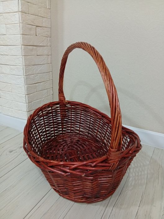 Корзина из натуральной лозы