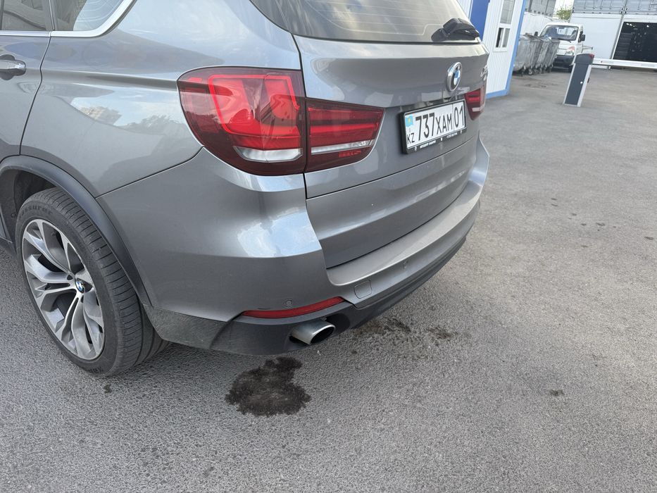 Пропродам бампер BMW X5 коплект