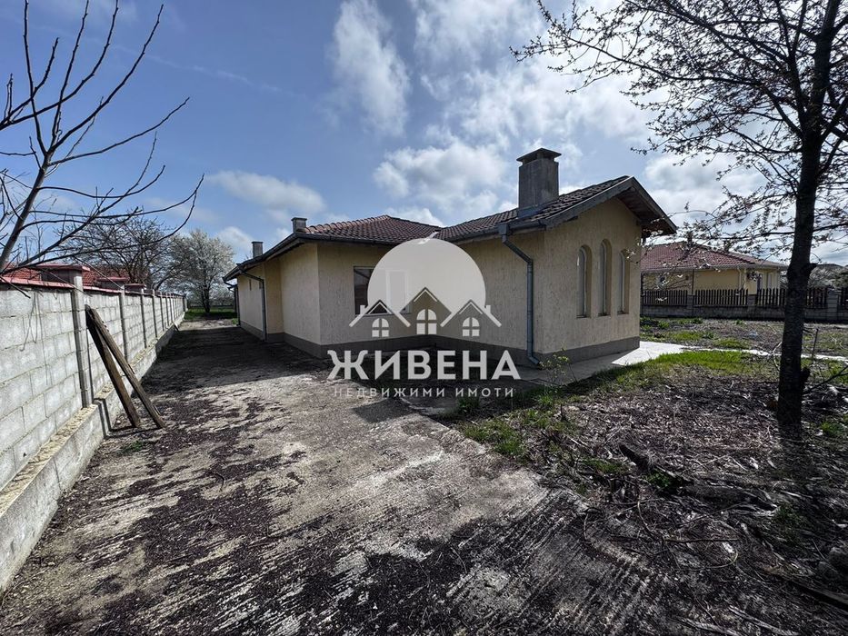 Две самостоятелни къщи в с.Соколово,  РЗП: 274 кв.м