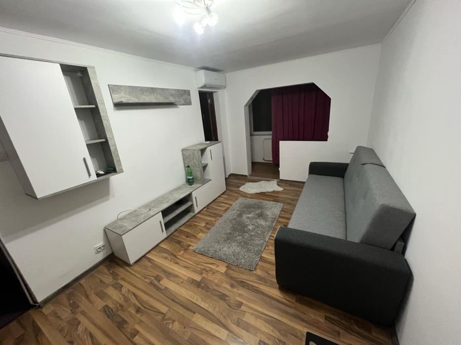 Garsoniera cf 1 de inchiriat