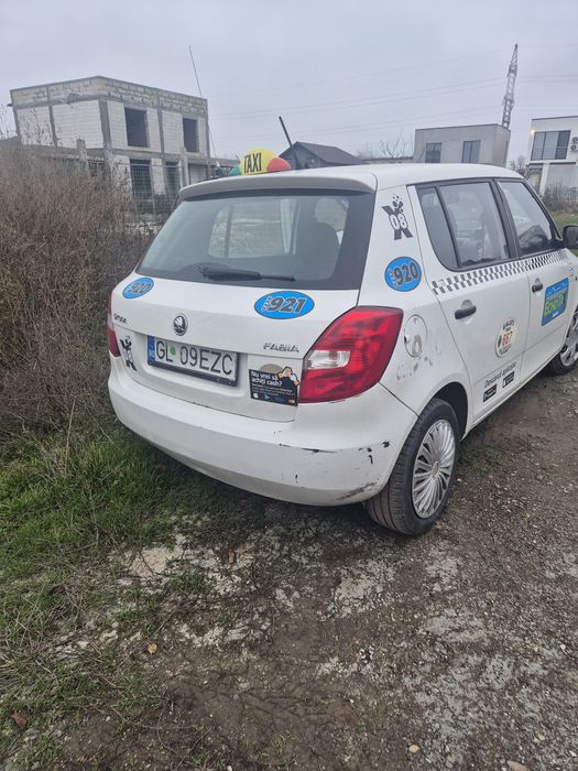 Vând skoda Fabia 1.2 avariata