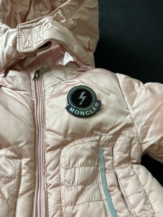 Продам зимний комбинезон MONCLER