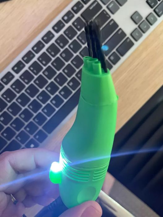 Мини пылесос для очистки пыли  клавиатуры ноутбука и компьютера